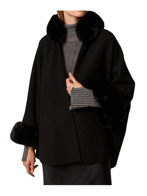 Poncho da donna in panno con eco pelliccia, colore nero. TWINSET | 252TO513000006